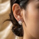 Heart-shaped pearl stud earrings